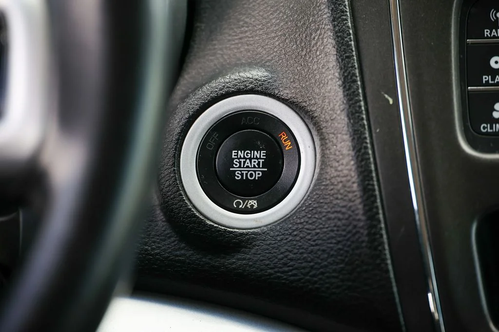 Used 2018 Silver Dodge SE image 12