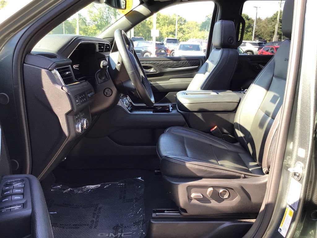 2024 GMC Yukon Denali - Photo 24
