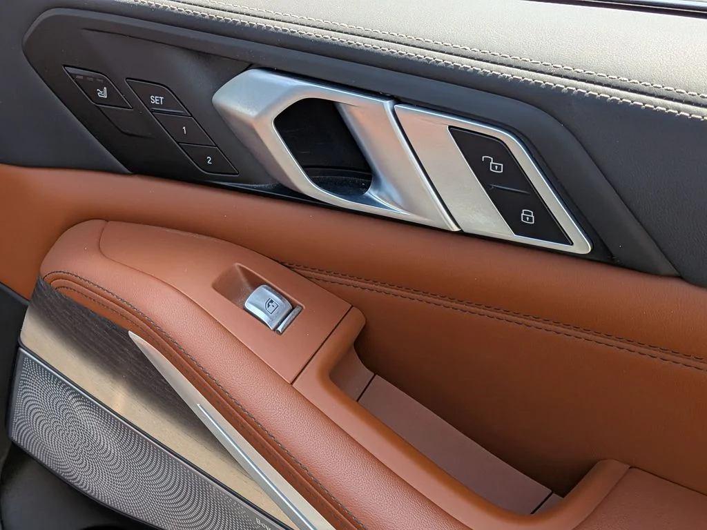 Used 2025 Gray BMW ALPINA XB7 image 18