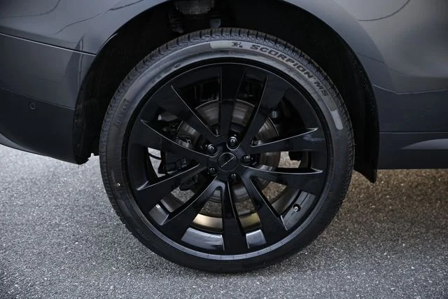 New 2026  Land Rover SE image 13