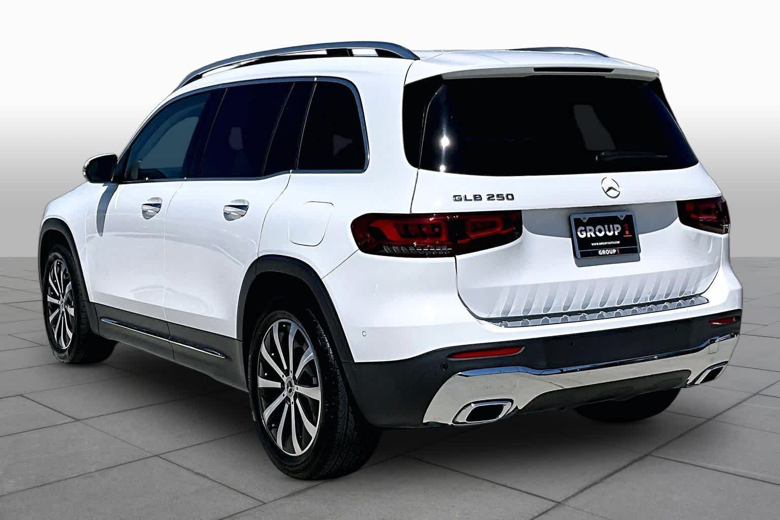 Used 2023 Polar White Mercedes-Benz GLB 250 image 11