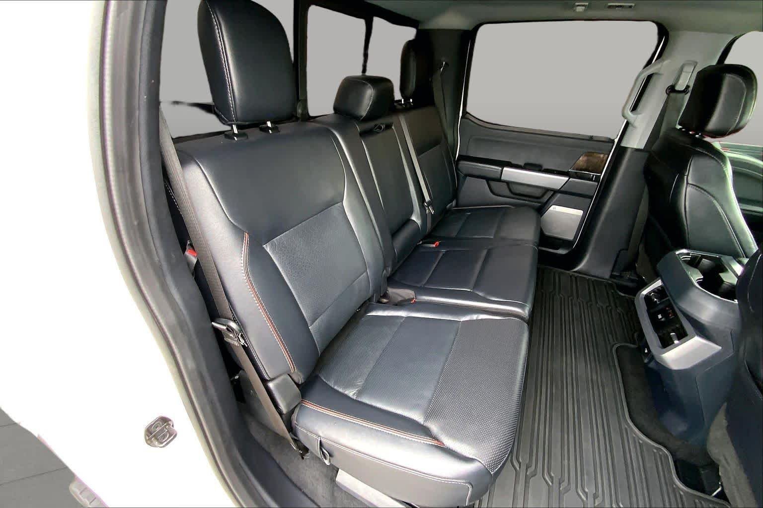 Used 2023 Star White Metallic Tri-Coat Ford F-250 Pickup LARIAT image 18