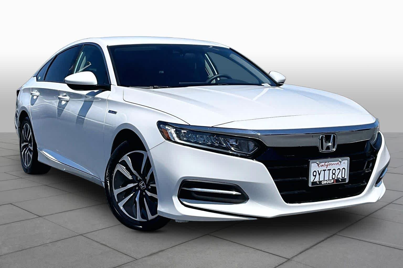 Used 2020 Platinum White Pearl Honda  image 2