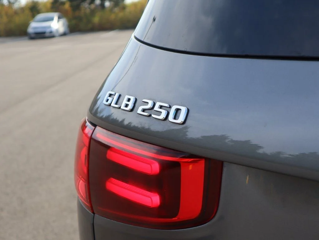 Used 2026 Mountain Gray Metallic Mercedes-Benz GLB 250 image 9