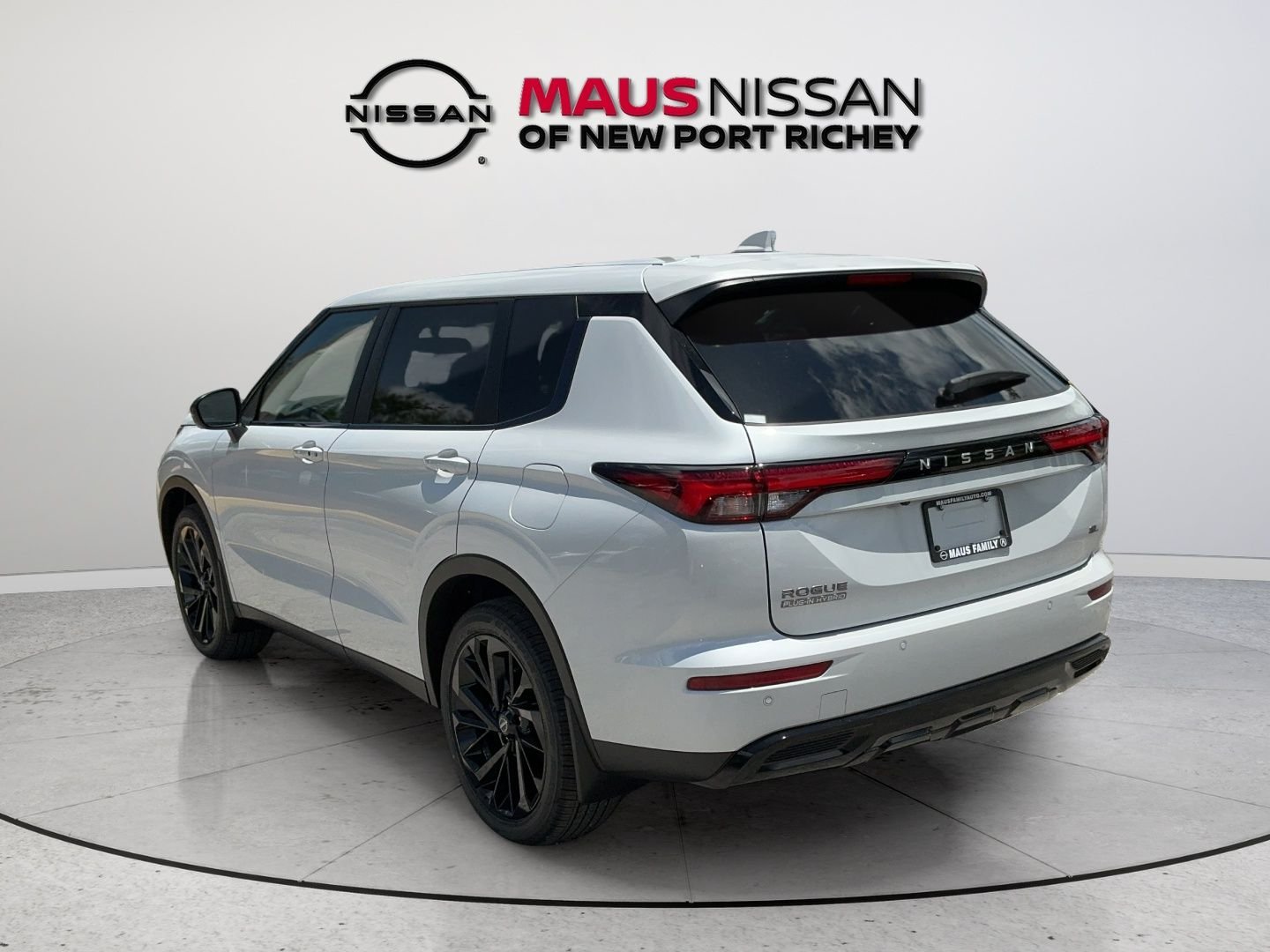 New 2026 White Nissan SL image 8