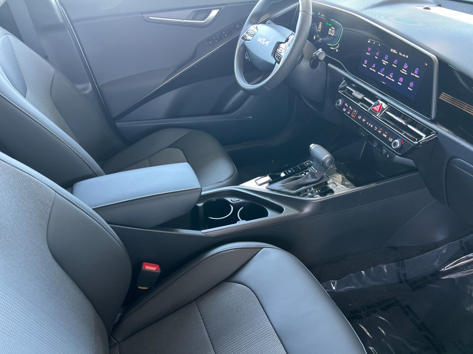 New 2026 Snow White Pearl Kia EX image 17