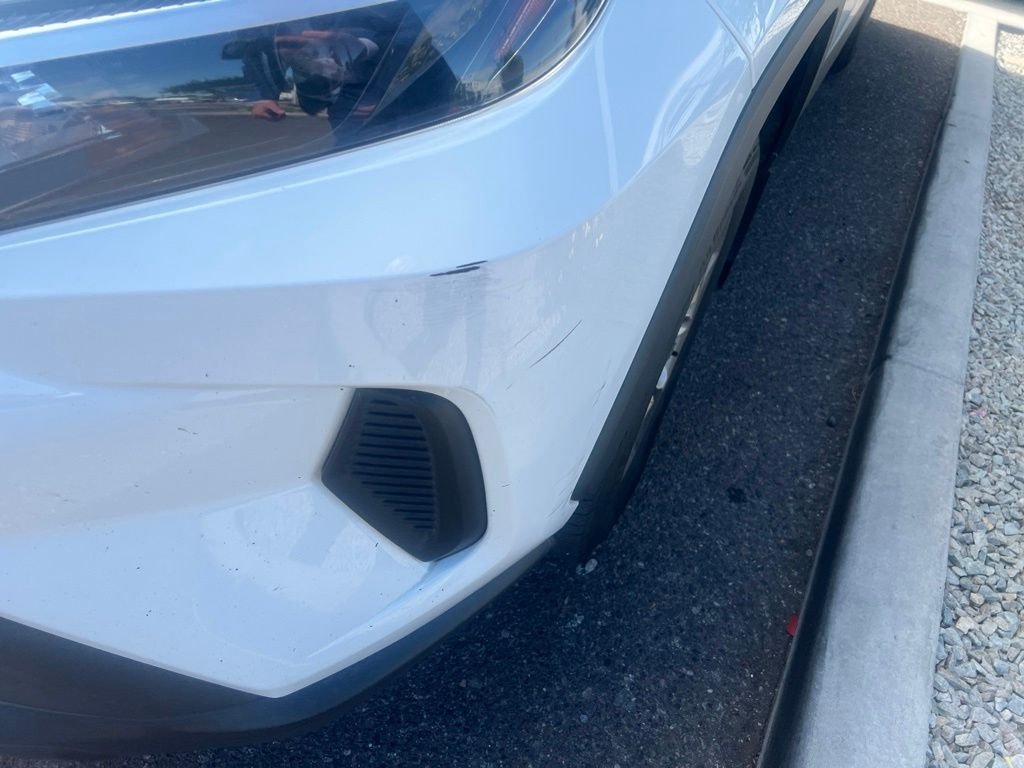 Used 2022 White Toyota XLE image 9