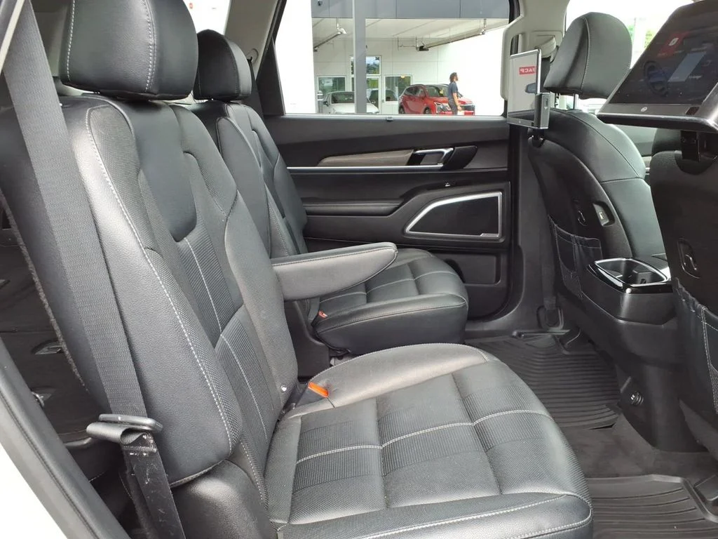 Certified Used 2022 Gray Kia EX image 11