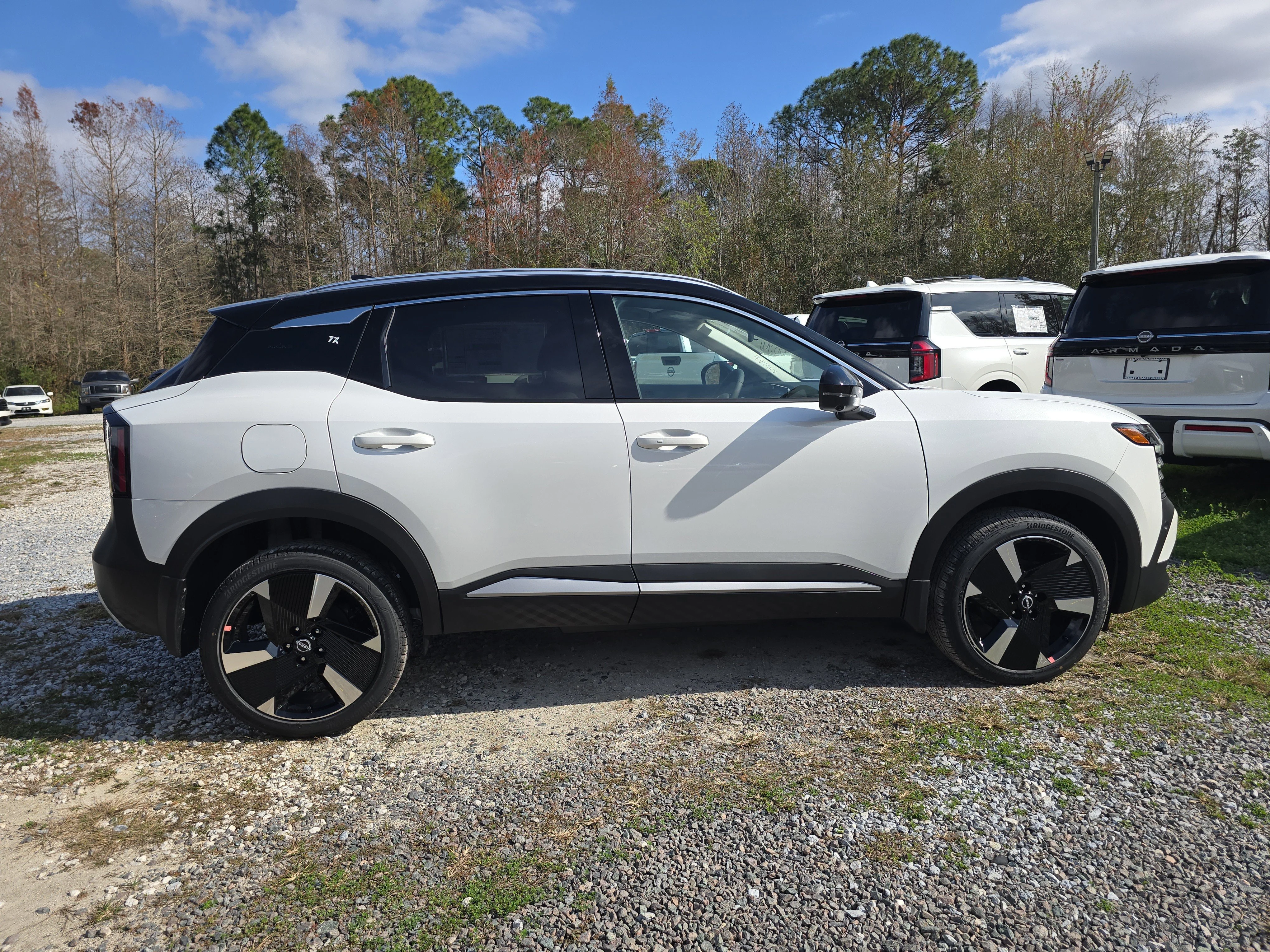 New 2026 Aspen White TriCoat / Super Black Two-tone Nissan SR image 9