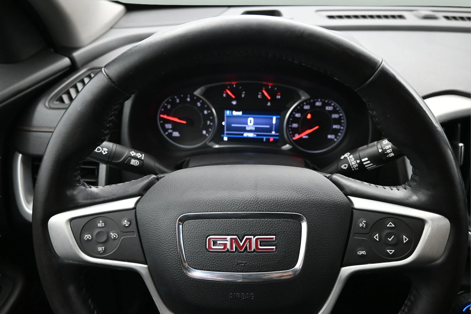 Used 2020 Black GMC SLE image 12