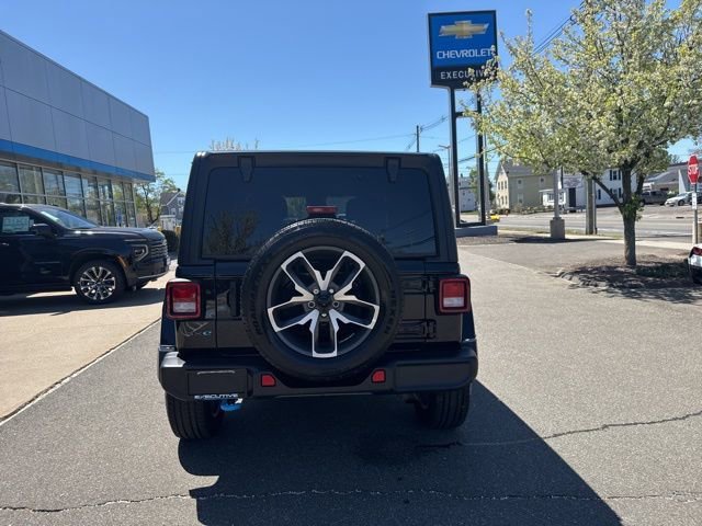 Used 2024  Jeep Sport S image 7