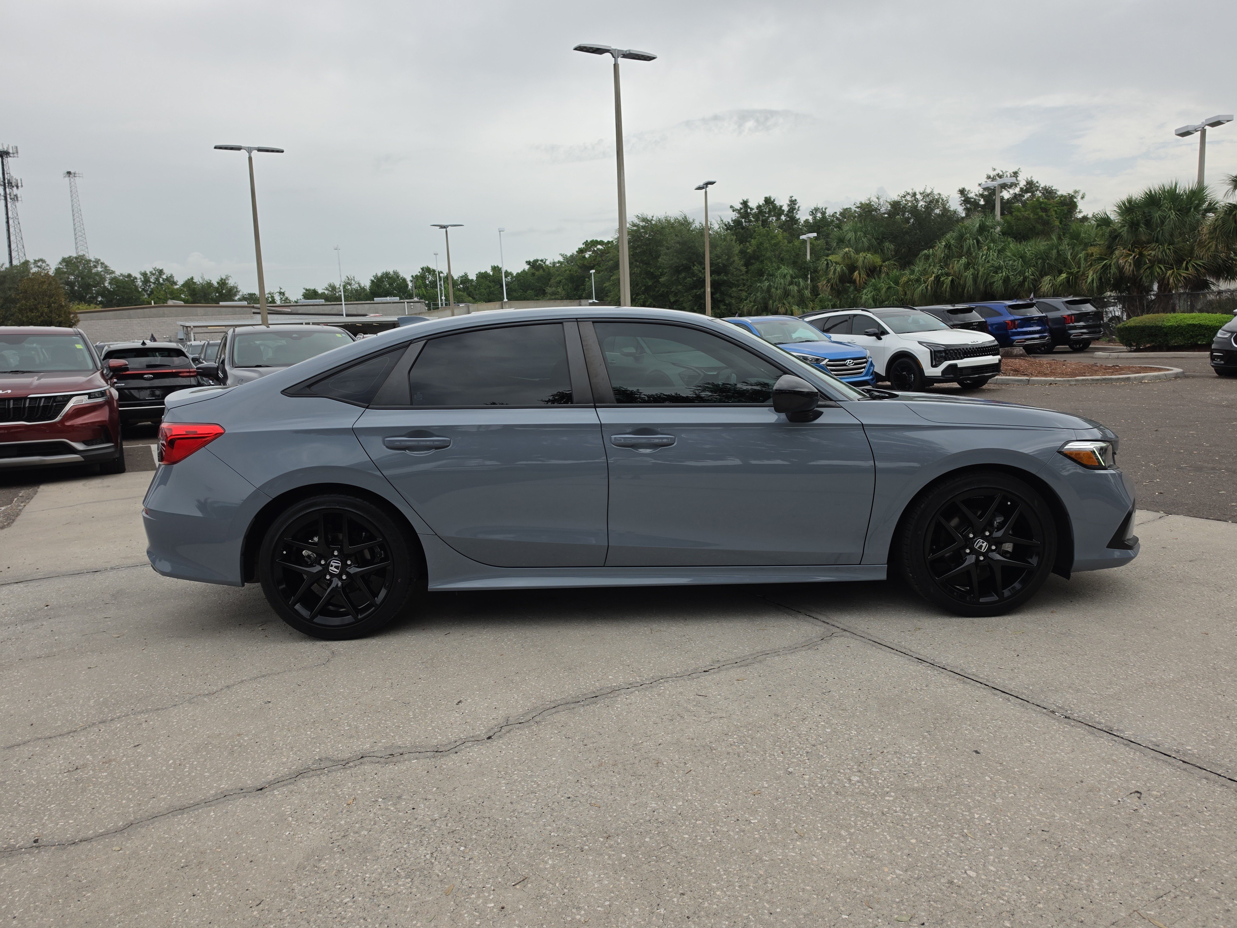 Used 2024 Morning Mist Metallic Honda Sport image 9