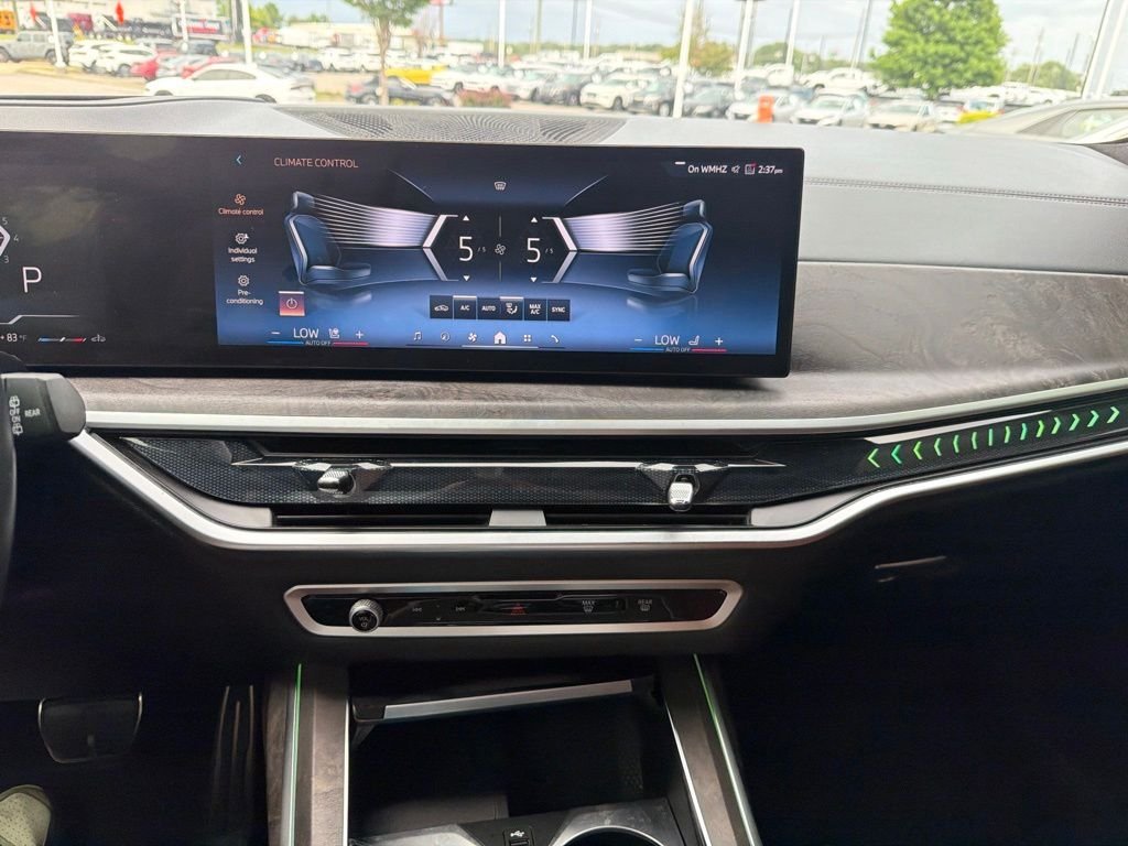 Used 2025 Black Sapphire Metallic BMW xDrive40i image 21