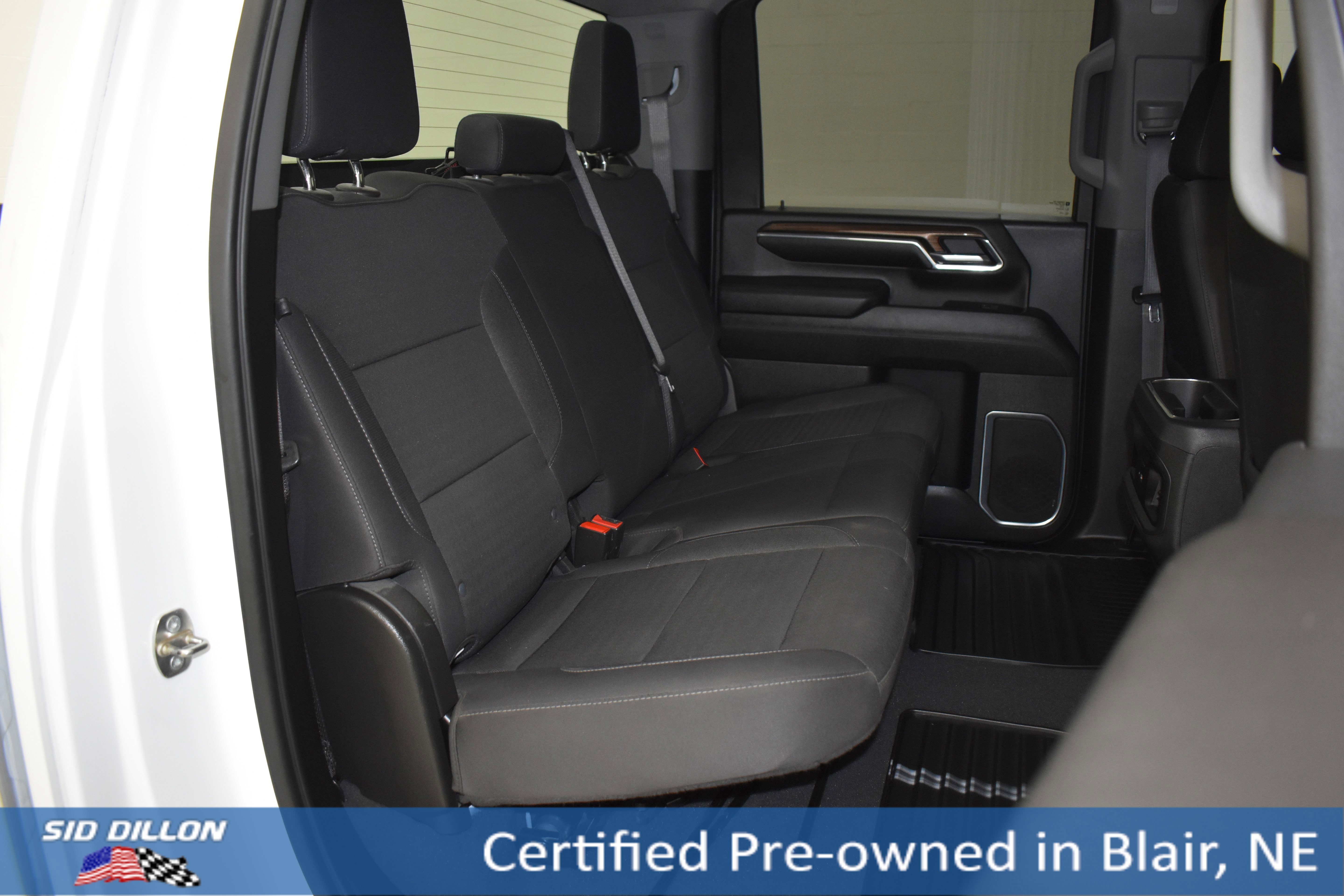 Used 2024 Summit White Chevrolet LT image 9
