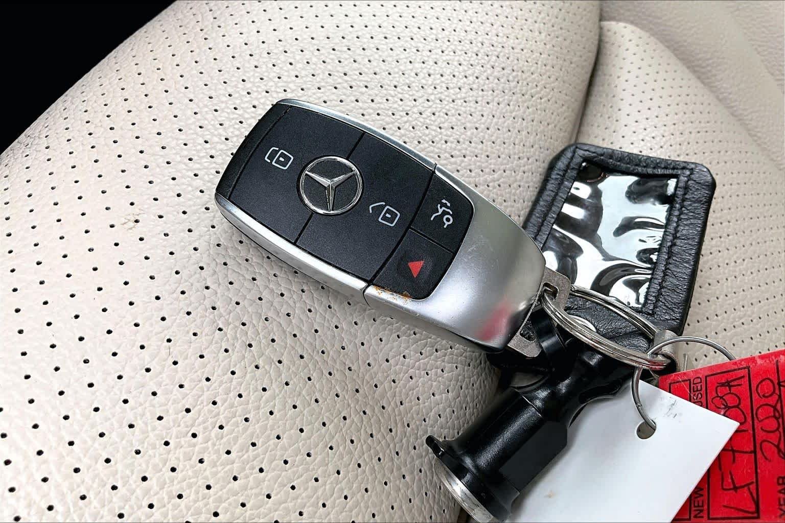 Used 2020 Polar White Mercedes-Benz GLC 300 image 14