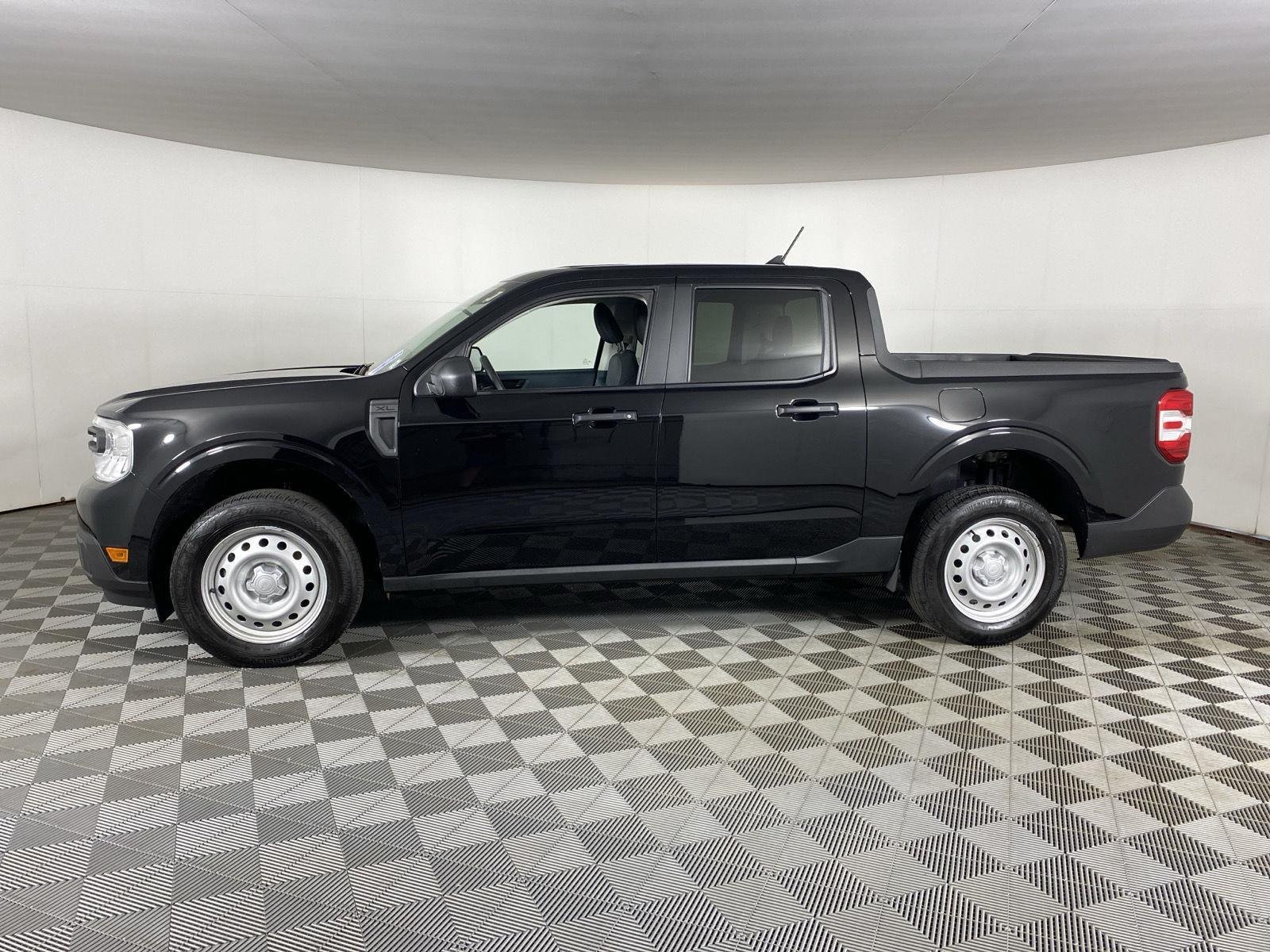 Used 2024 Shadow Black Ford XL image 13