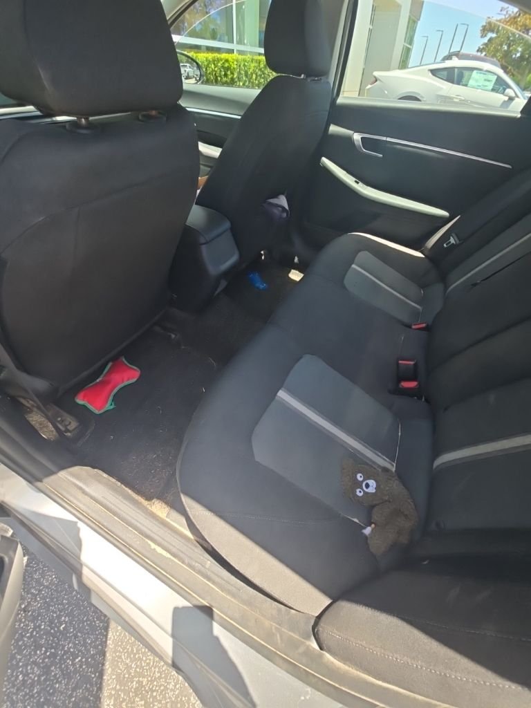 Used 2021 Silver Hyundai SE image 10