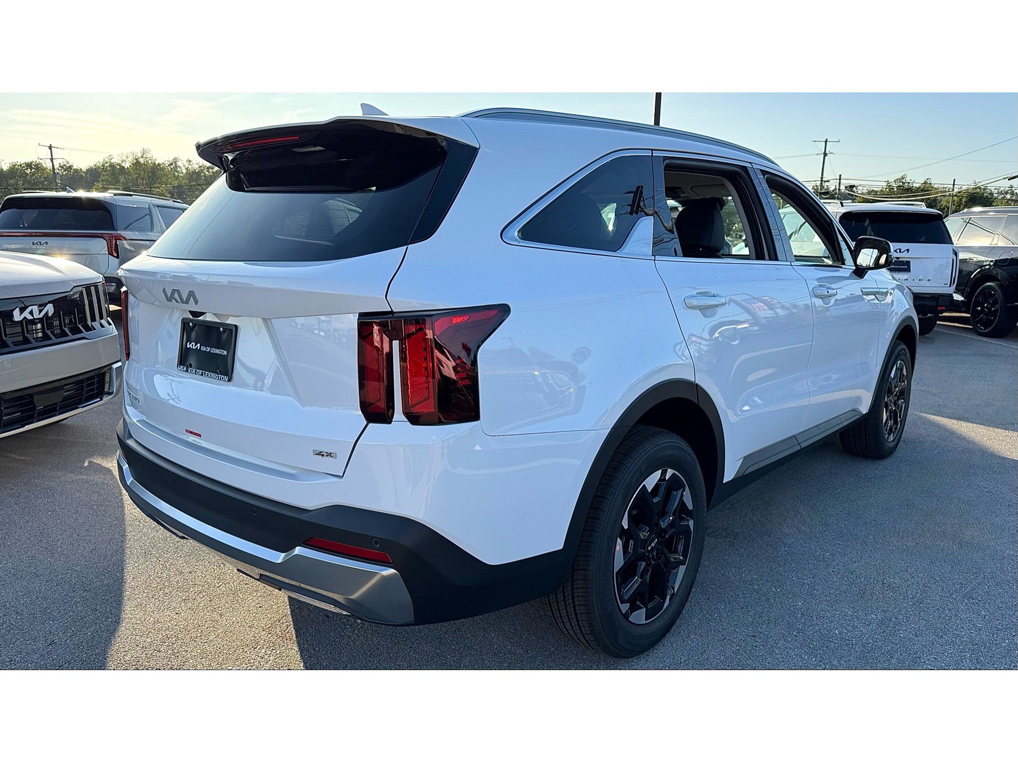 New 2026 Glacial White Pearl Kia S image 4