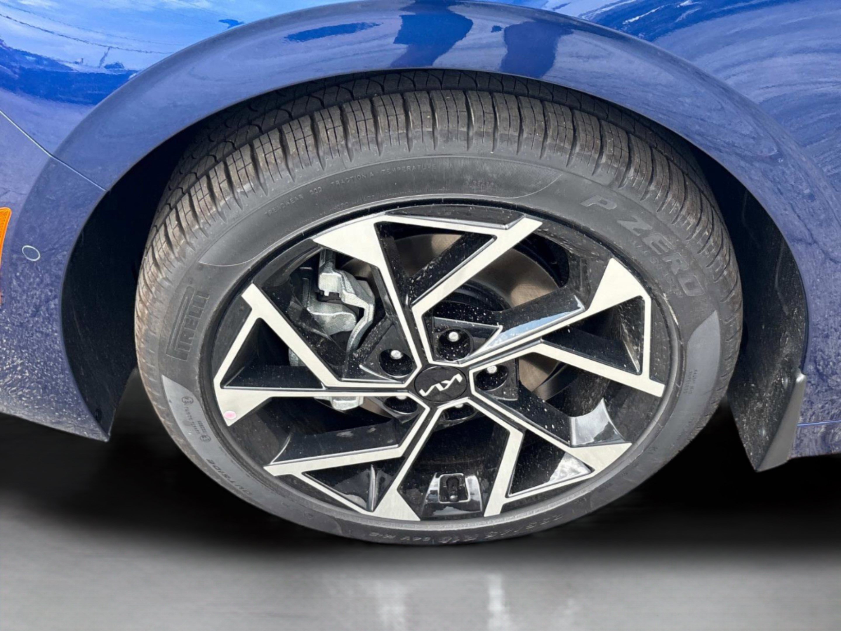 New 2025 Yacht Blue Kia EX image 9