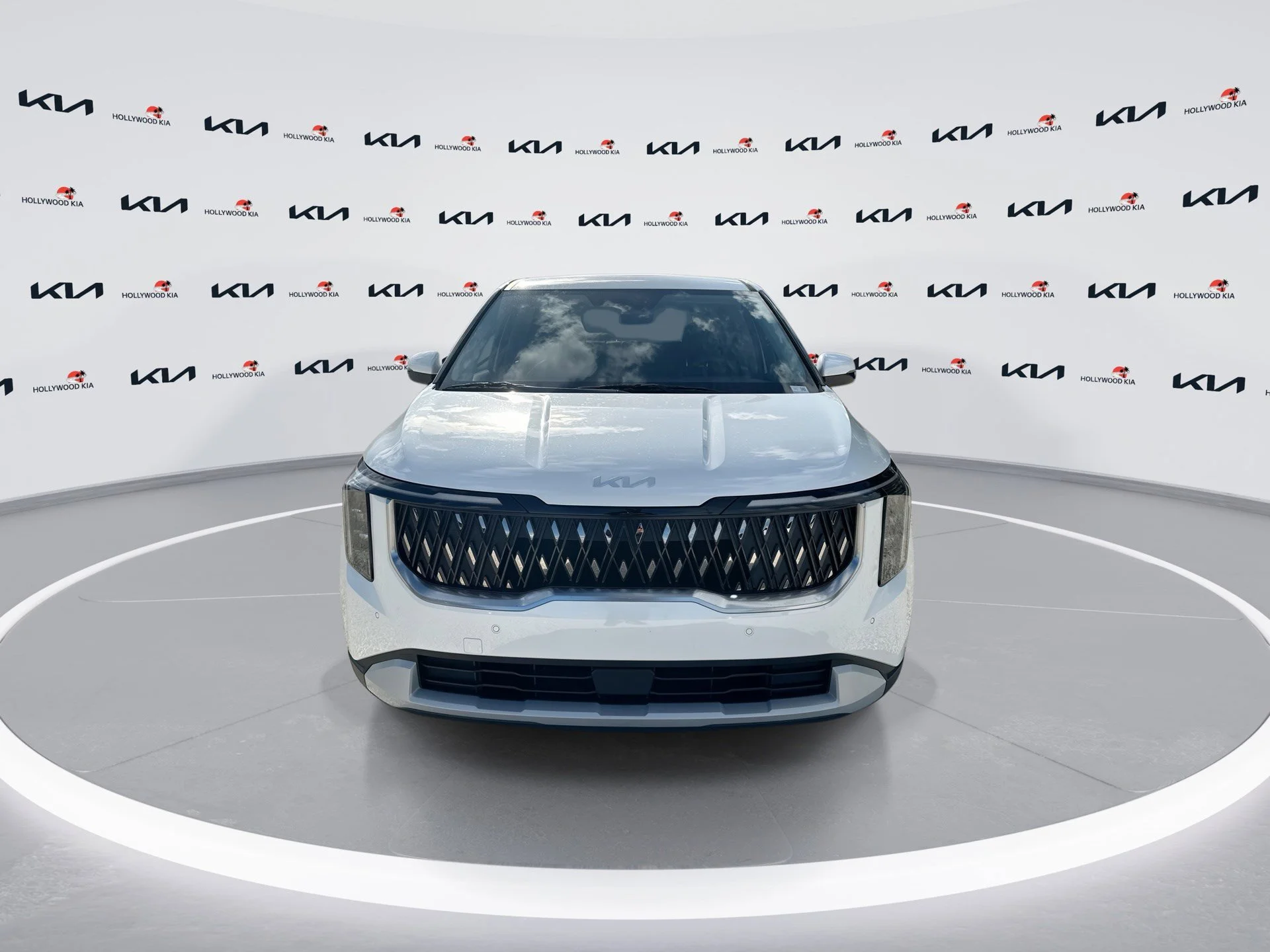 New 2026 Snow White Pearl Kia LX image 3