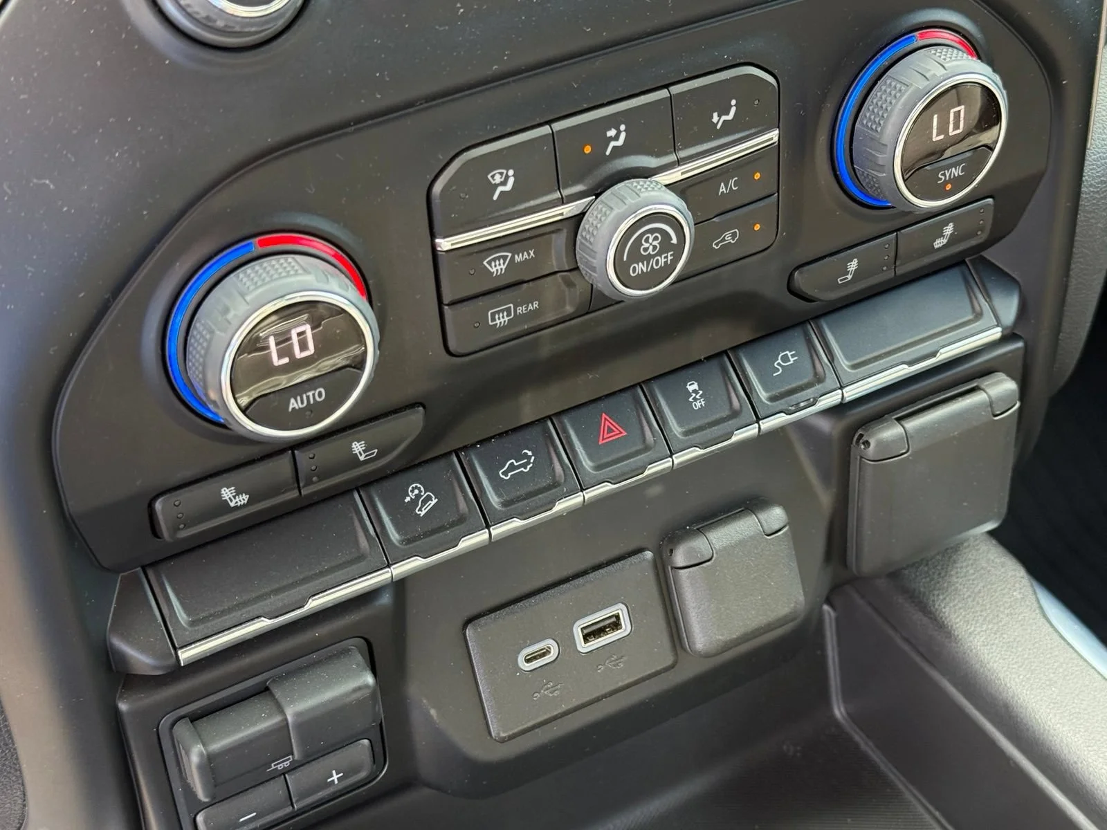 2022 Chevrolet Silverado 1500 Limited LT Trail Boss - Photo 27