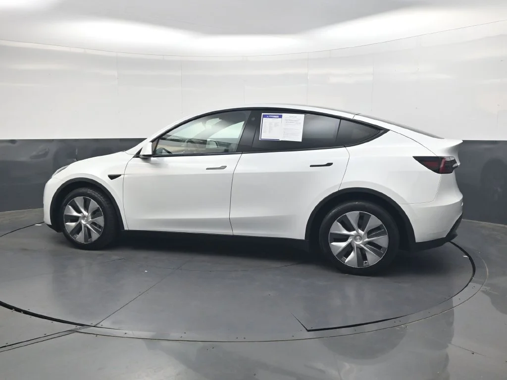 Used 2022  Tesla Long Range image 7