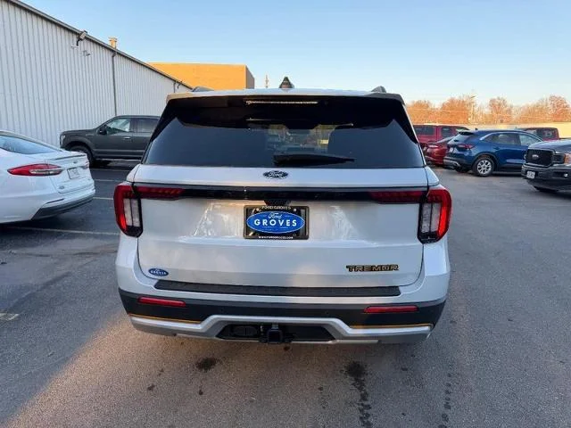 New 2026 Space White Metallic Ford Tremor® image 32