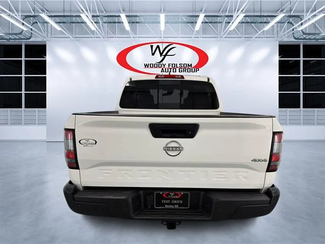 Used 2026 White Nissan S image 7