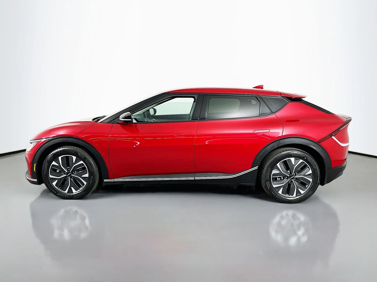 Used 2024 Runway Red Kia Light image 5
