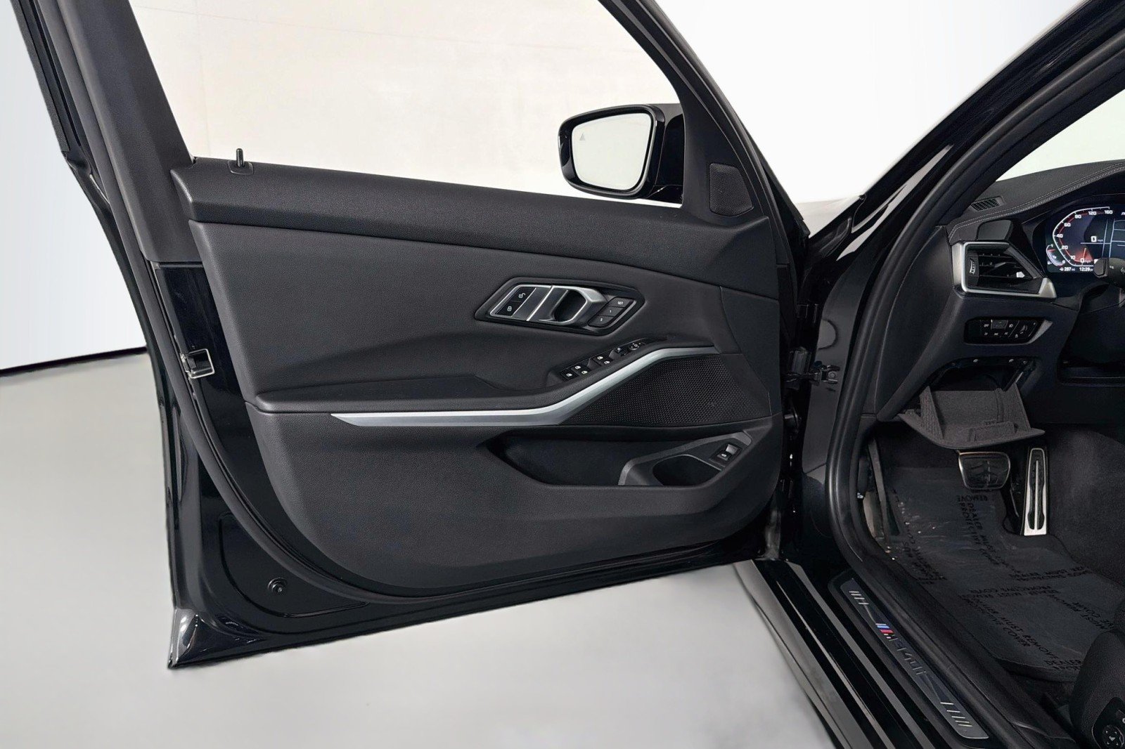 Used 2020 Black Sapphire Metallic BMW M340i image 21