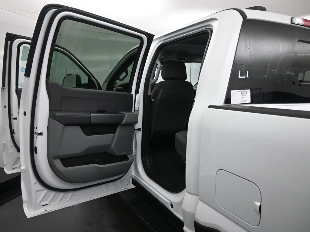 New 2026 Oxford White Ford XL image 14