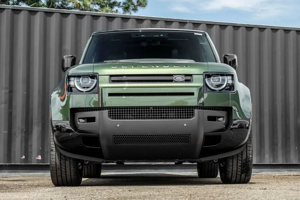 New 2026 Woolstone Green Land Rover X-Dynamic SE image 5