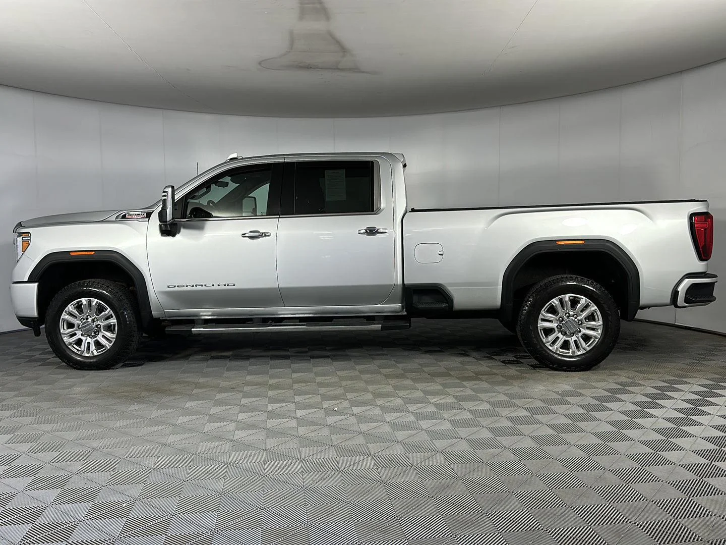 Used 2022 Quicksilver Metallic GMC Denali image 6