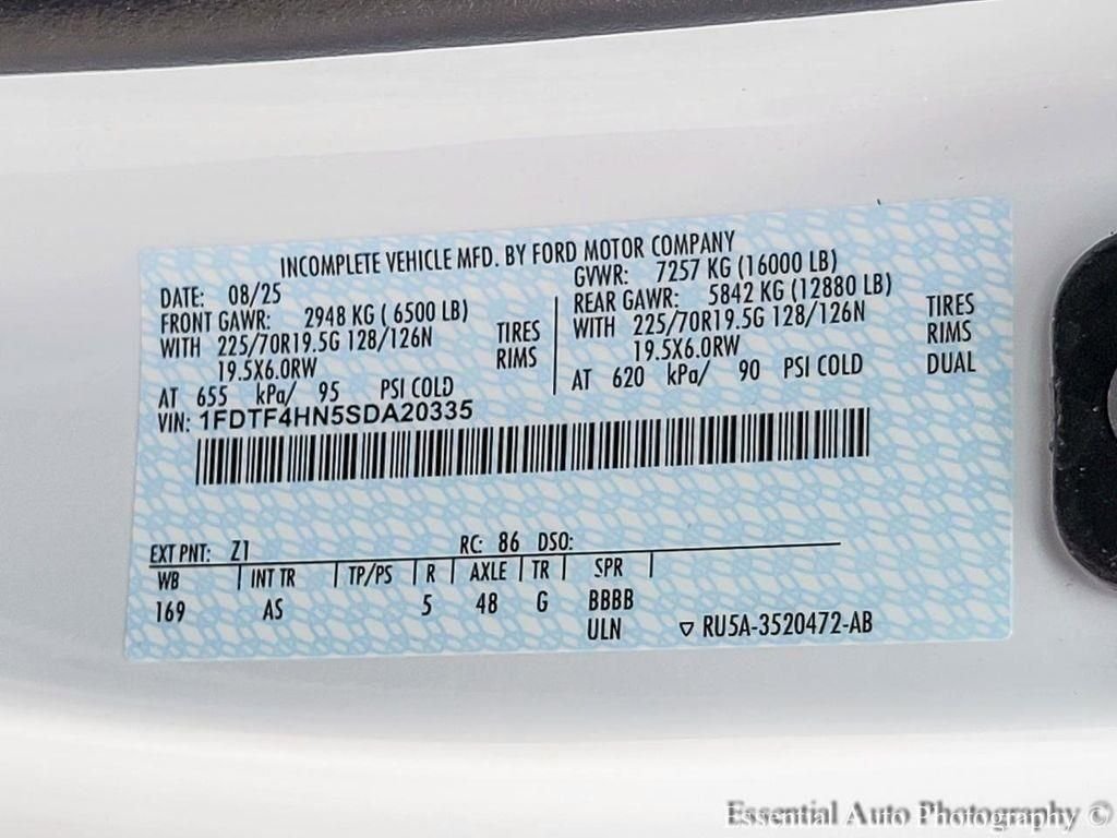 New 2025 Oxford White Ford F-450® XL image 23