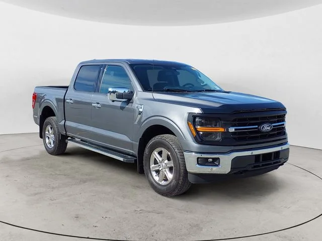Certified Used 2025  Ford XLT image 3