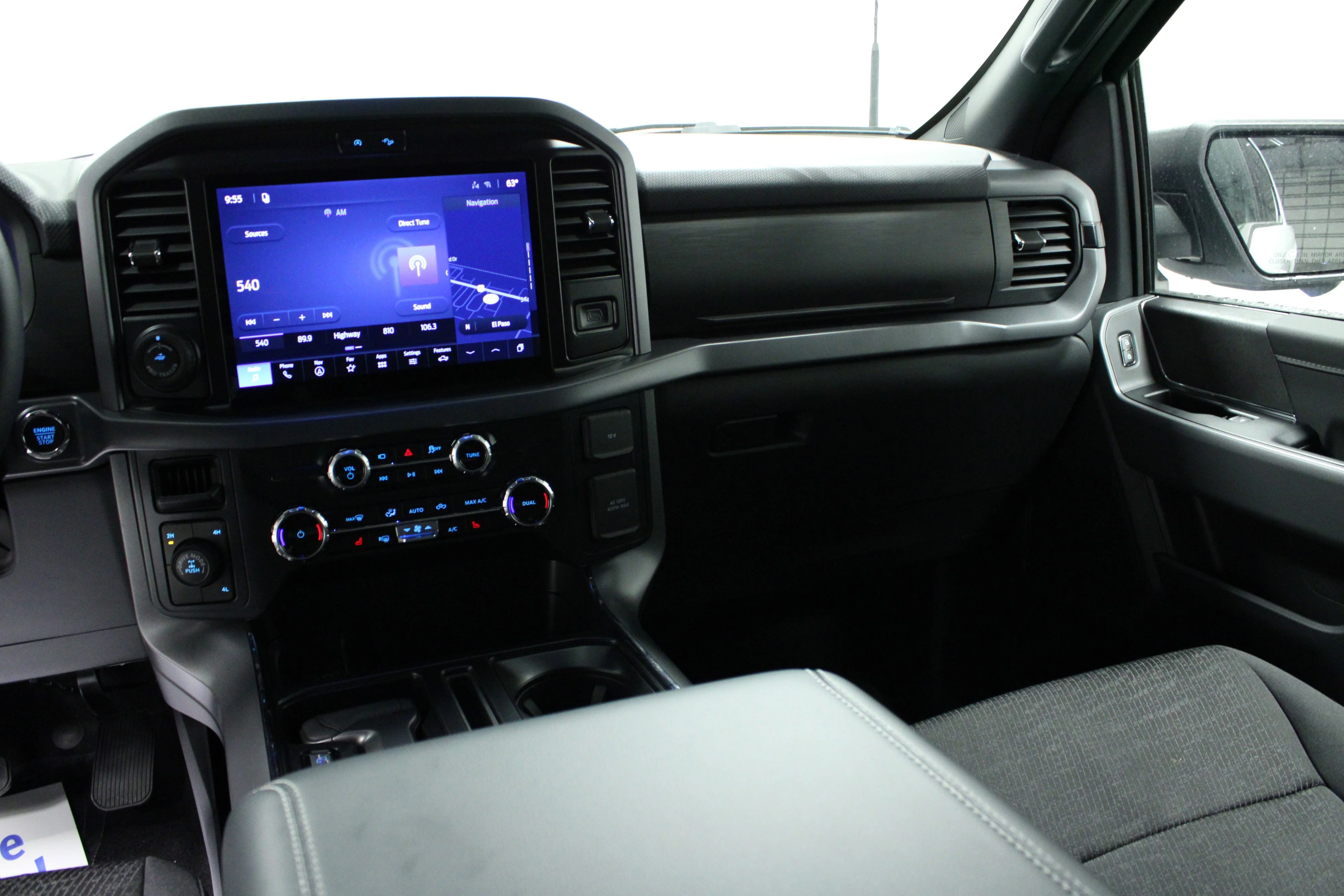 New 2026 Oxford White Ford XLT image 19