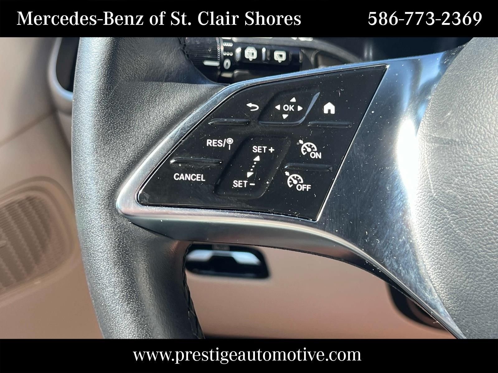 Certified Used 2025 White Mercedes-Benz GLC 300 image 29