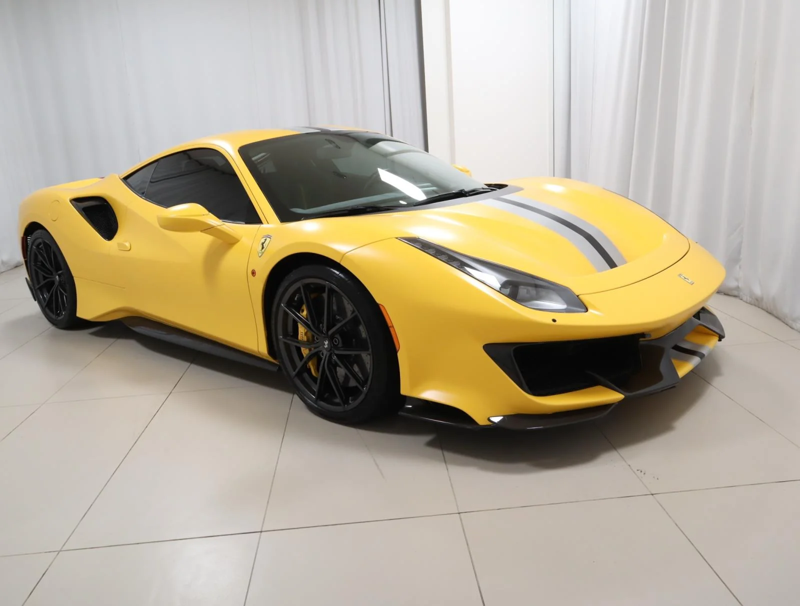 Used 2019 Giallo Modena Ferrari Coupe image 5