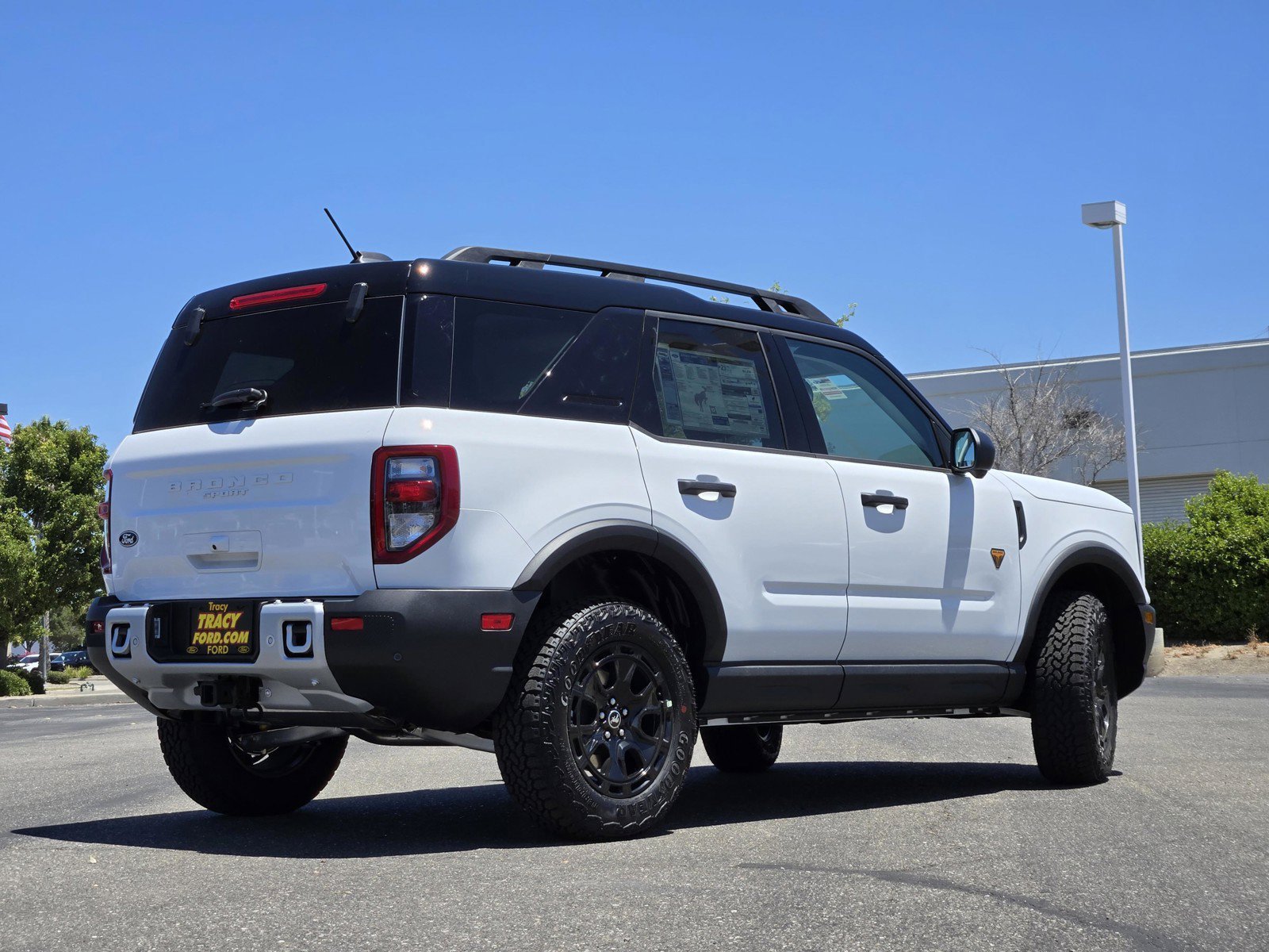 New 2026 Oxford White Ford Badlands® image 4