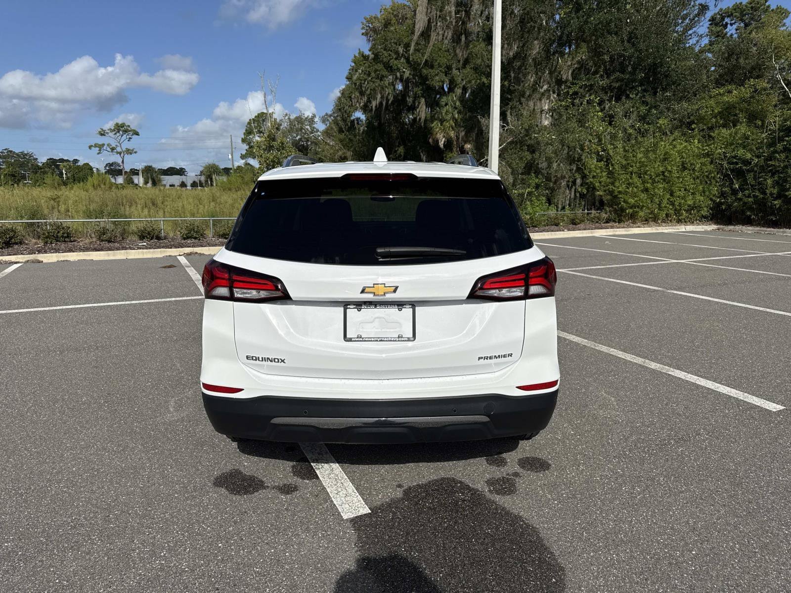 Used 2023 SUMMIT WHITE Chevrolet Premier image 3
