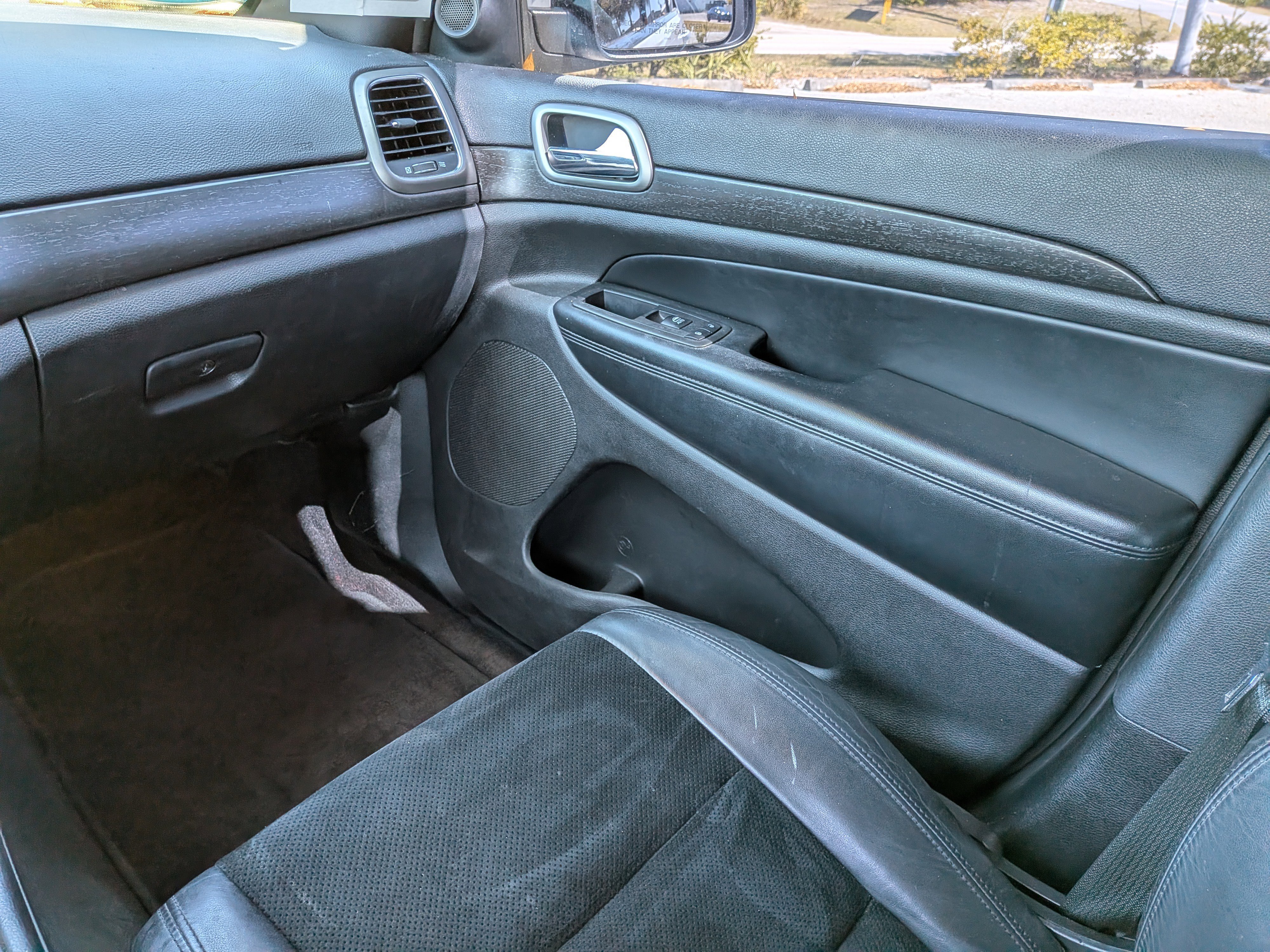 Used 2018 Bright White Clearcoat Jeep Altitude image 21