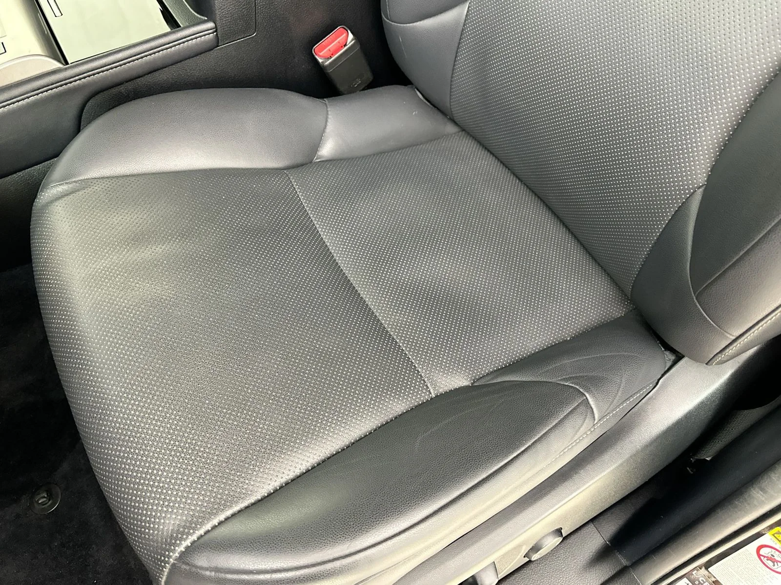 Used 2014 Black Lexus  image 39