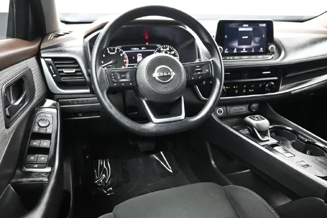 Used 2023 Blue Nissan S image 11