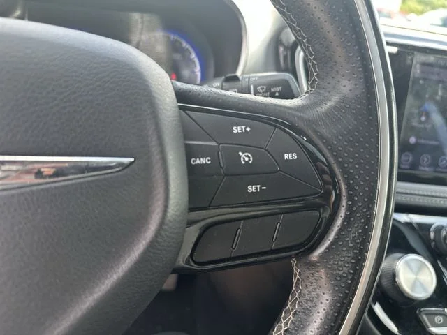 Used 2018 Black Chrysler Limited image 41
