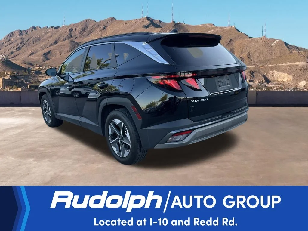 Used 2025 Black Hyundai SEL image 3