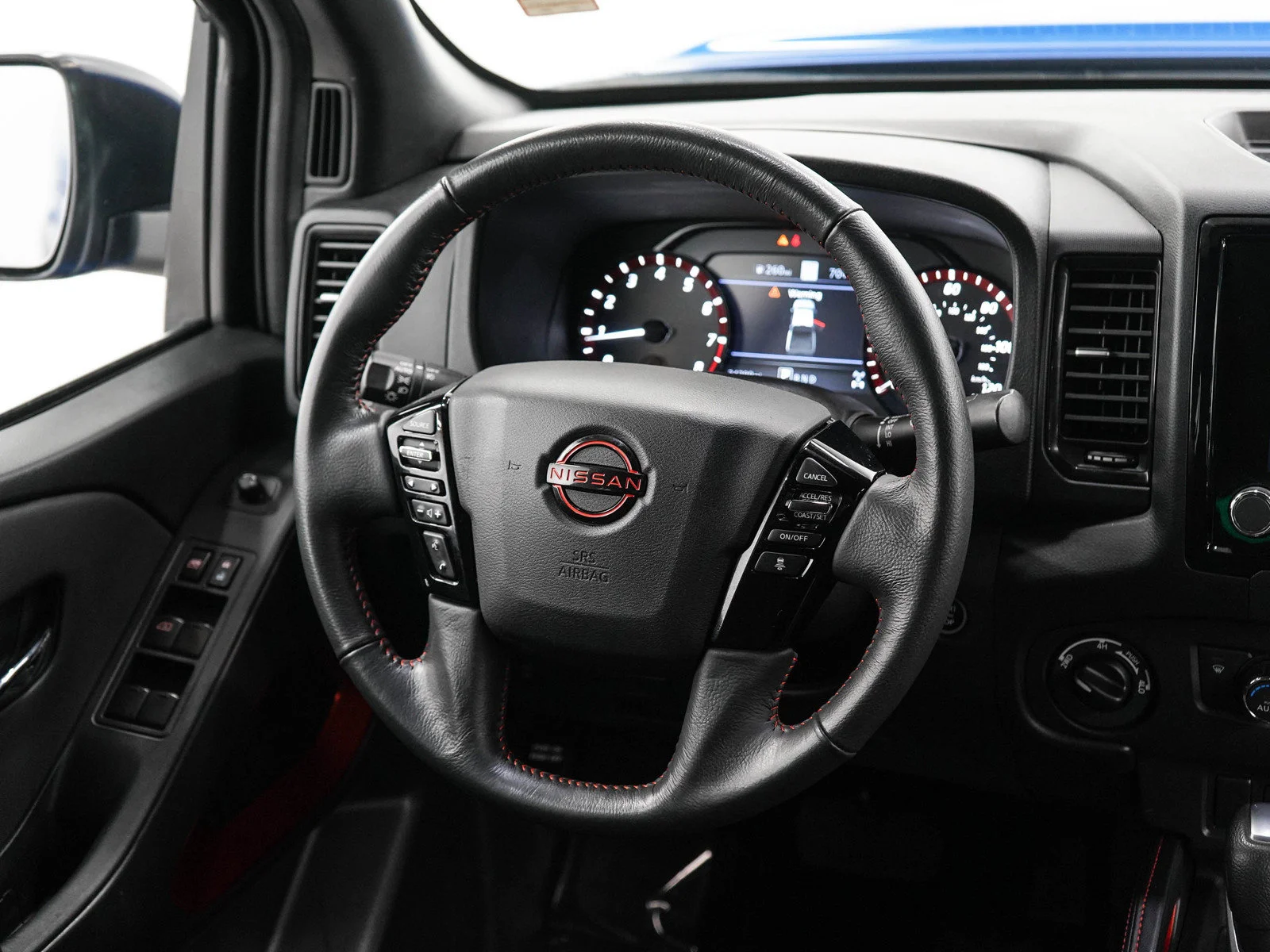 Used 2024 Bluestone Pearl Nissan PRO-4X image 15