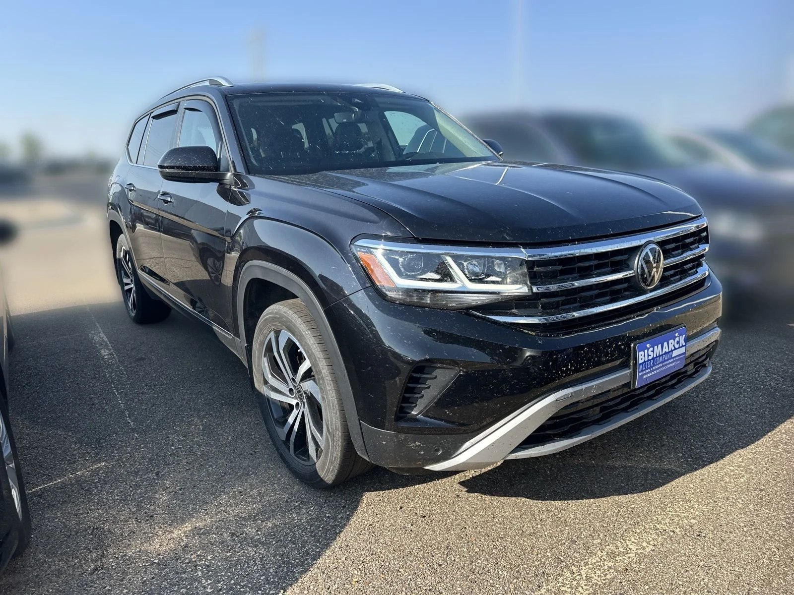 Used 2023  Volkswagen SEL image 2