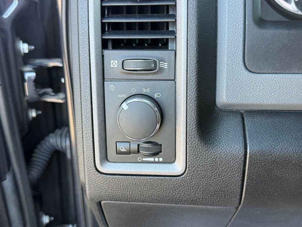 Used 2019 Gray Ram Tradesman image 22