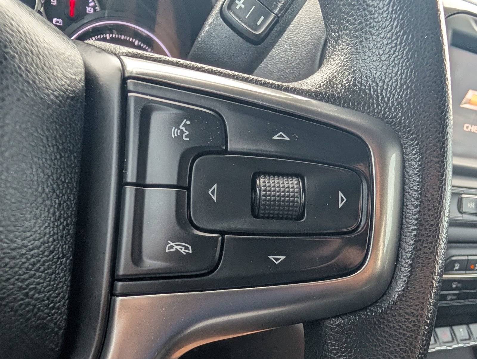 Used 2022 Black Chevrolet Custom image 24
