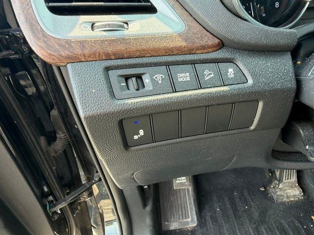 Used 2019 Becketts Black Hyundai SE image 9